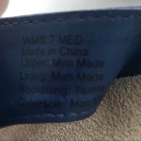 Croft and Barrow Faux Leather Strappy Slip-on Sandals with Cut Outs Cushioned - Picture 7 of 7